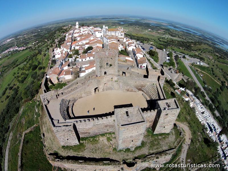 Vista aérea de Monsaraz, Monsaraz Portugal - Fotos Rotas ...
