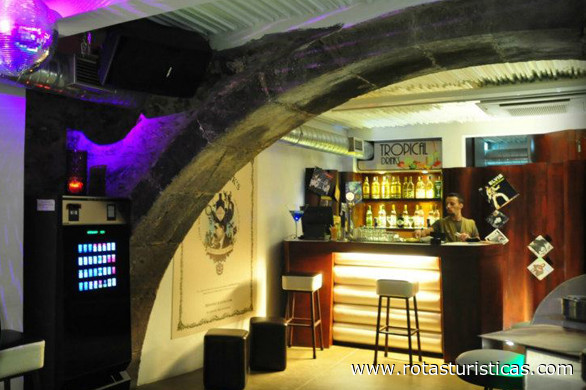 23 Vintage Bar (Funchal)